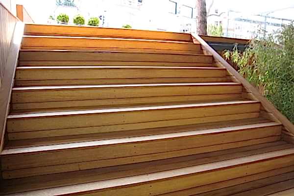 İroko -İreko- Deck Ahşap Merdiven